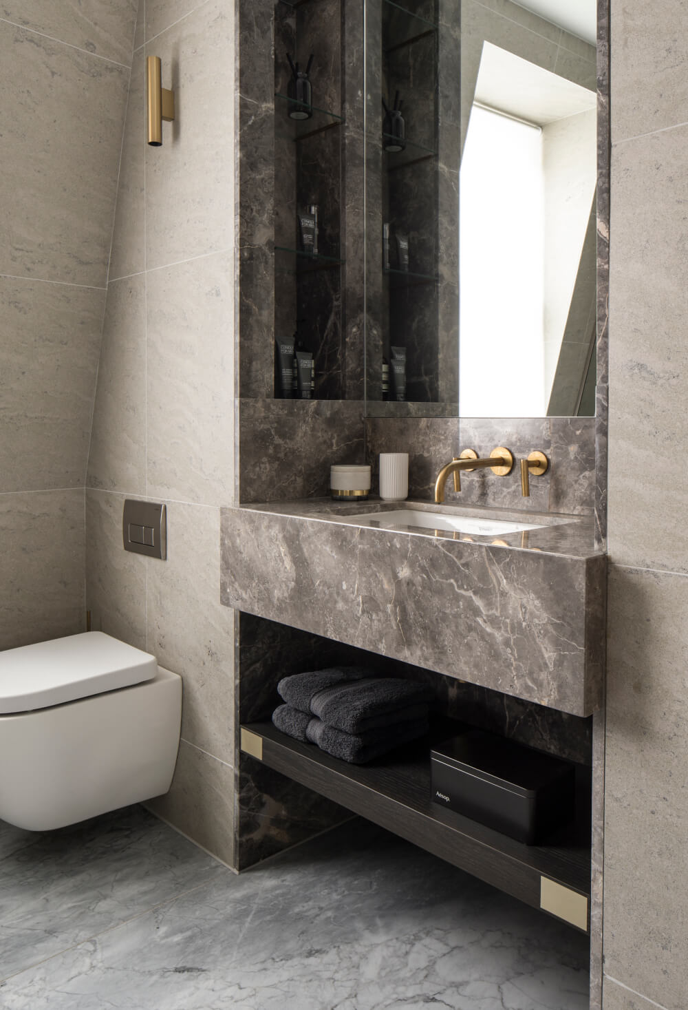 Roselind Wilson Design Eastcastle Street Family bathroom