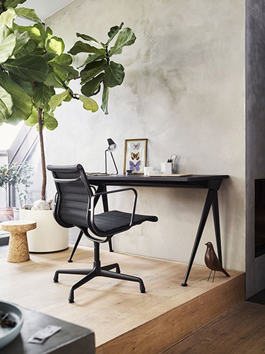 vitra black aliminium desk chair